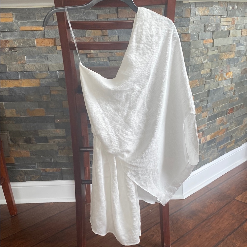 Elegant White One-Shoulder Dress